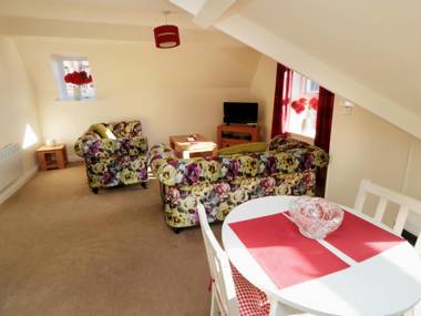 Carisbrooke House Apartment 6