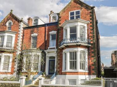 Esplanade Gardens Apartment 1