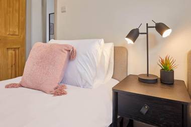 Host & Stay - Clifton House