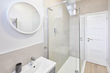 Host & Stay - The Avenue Victoria Apartment