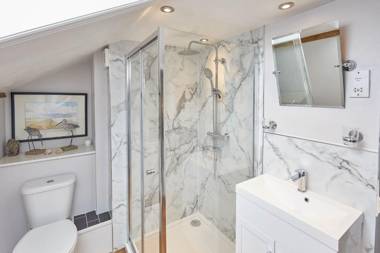 Host & Stay - Apartment 7 Sneaton Hall