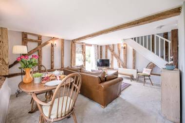 The Hayloft Valley Farm Barns Snape Air Manage Suffolk