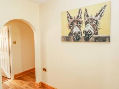 1 Homecroft Bungalows