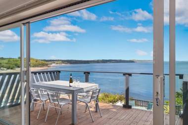 Cystanog Fach - Spectacular Sea Views Balcony and Terrace Parking