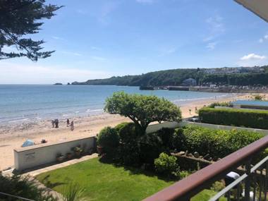 Swn Y Tonnau - Sea Front Apartment Spectacular Sea Views Parking Direct Beach Access