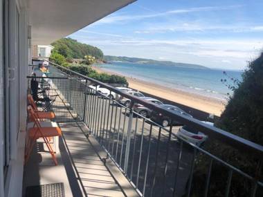 Swn Y Tonnau - Sea Front Apartment Spectacular Sea Views Parking Direct Beach Access
