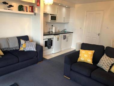 Swn Y Tonnau - Sea Front Apartment Spectacular Sea Views Parking Direct Beach Access