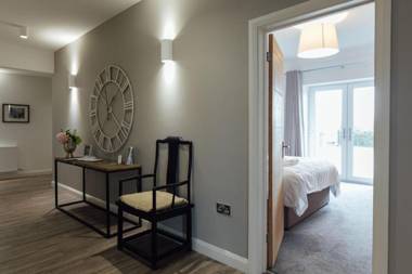 The Hawthorns - Large Luxury Cottage Hot Tub Sea Views