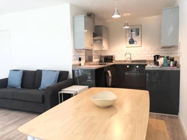 Coedrath Park 14 - Short Walk to Beach Ground Floor Parking