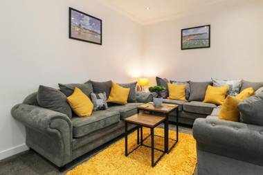 Ocean Waves - Ground Floor Apartment Pet Friendly Enclosed Garden