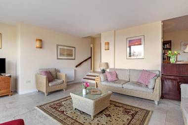 Glendale Cottage - Sea Views Beach Access Hot Tub