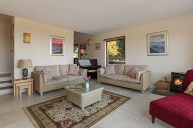 Glendale Cottage - Sea Views Beach Access Hot Tub