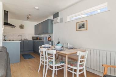 Coedrath Park 20 - Modern Apartment Close to the Beach