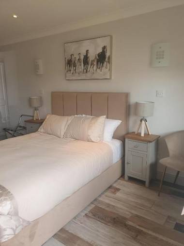 Beech Chalet In Pegsdon Hills