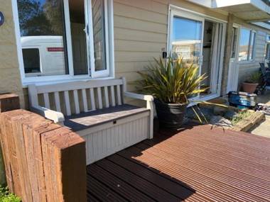 Chalet 67 Sandown Bay Holiday Centre