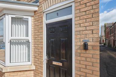 Host & Stay - Chapel Row