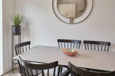 Host & Stay - Chapel Row