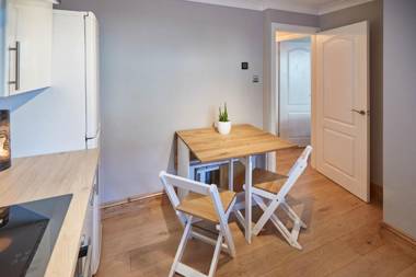 Host & Stay - Amber Shores