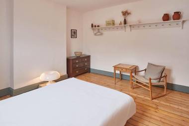 Host & Stay - Emerald Residence