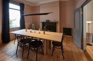 Host & Stay - Emerald Residence