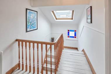 Host & Stay - Emerald Residence