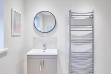 Host & Stay - 'Salty' Seaview