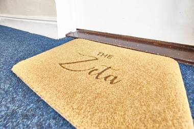 Host & Stay - The Zeta