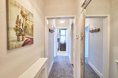 Host & Stay - Seas The Day