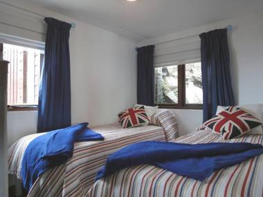 Seagulls Nest Whitsand Bay