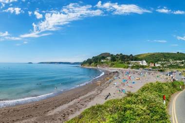 Cosy 1 Bedroom with Fantastic Sea Views