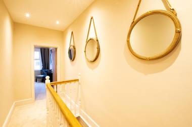 Salisbury Residence by Charles Hope