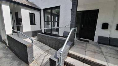 Ideal Lodgings in Thorncliffe Apartments