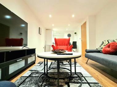 Remarkable 1-Bedroom Apartment in Salford