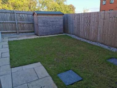 Entire 3 bedroom house Manchester free parking