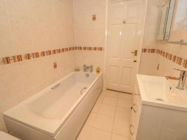 14a Courtenay Street