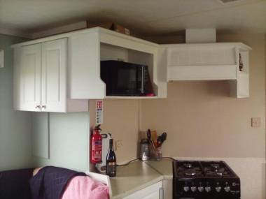 Family dog friendly sea beach caravan in camber