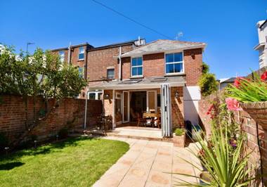 Anchor Down Cottage the perfect seaside retreat sleeps 4 beach 2 mins