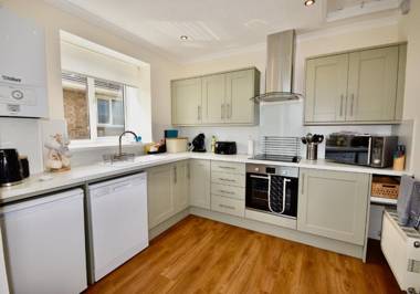 Siesta a spacious family home from home