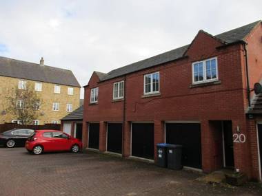 20 Nightingale Gardens Coton Park Rugby CV23 0WT