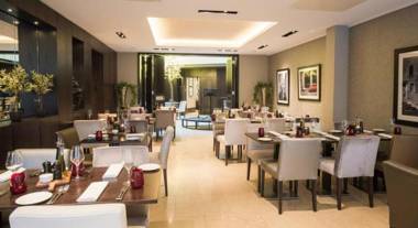 One Warwick Park Hotel