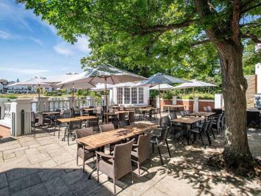 Mitre Hotel