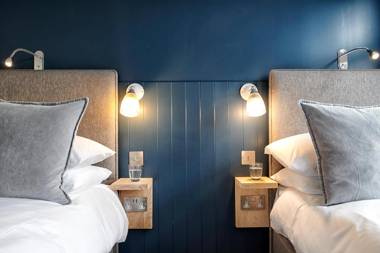 The Bridge Pub & Rooms