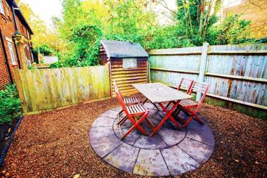 Stunning Central Richmond with garden