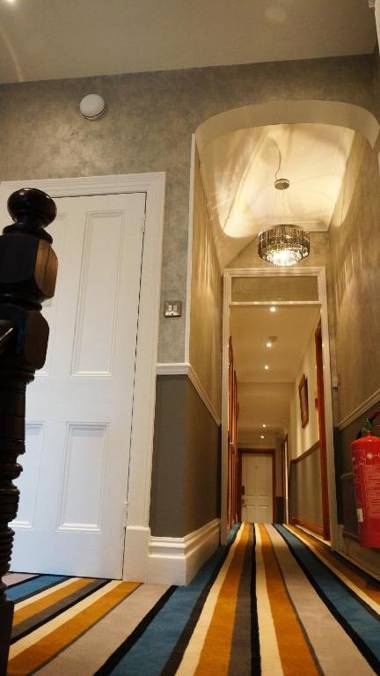 The Lawn Guest House Gatwick