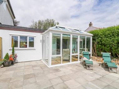 Strawberries & Cream Retreat