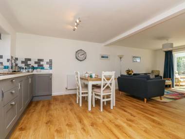 Strawberries & Cream Retreat