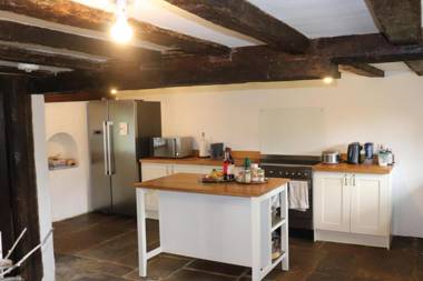 Delightful 4BD Home full of Flair Edenbridge Kent