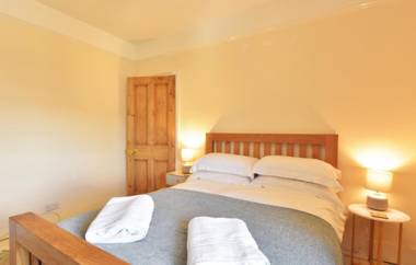 Bellevue Road - Stunning 3 storey home only a stones throw away from the beach