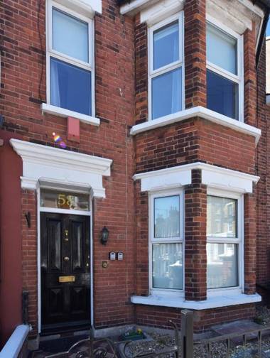 Bellevue Road - Stunning 3 storey home only a stones throw away from the beach