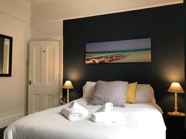 Bright Spacious 3-bed with office & patio Preston